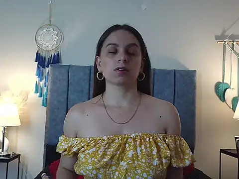 NatalyGuzman26 online show from February 16, 2026, 12:42 am