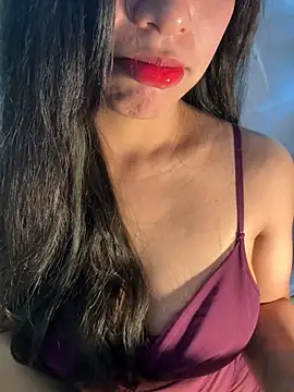 QuynhAnh 2k1 online show from February 20, 2026, 7:43 am