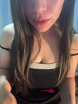 QuynhAnh 2k1 online show from March 4, 2026, 2:19 am