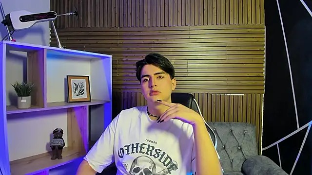 noahWolff  online show from February 26, 2026, 5:40 am