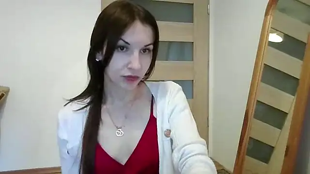 JuliaLovely online show from June 1, 2026, 2:17 pm