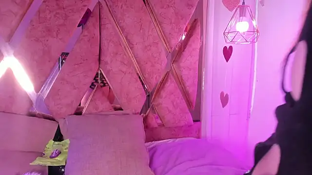 Snapshot of shantal_cooper_ chatting on March 4, 2026, 9:11 pm shantal cooper online show from March 4, 2026, 9:11 pm