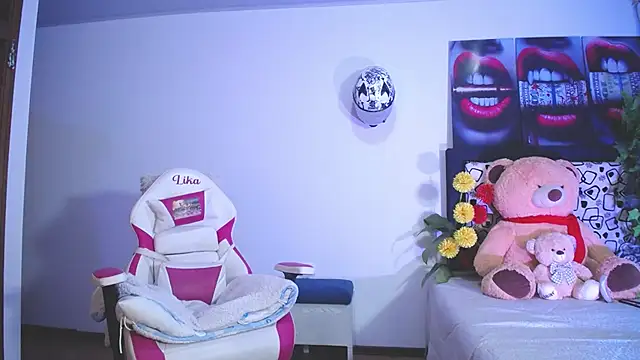 lika little0 online show from June 8, 2026, 1:00 am