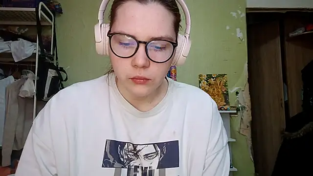 VannessaDillenbeck online show from March 5, 2026, 6:10 am