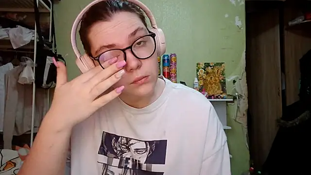 VannessaDillenbeck online show from March 4, 2026, 6:32 am