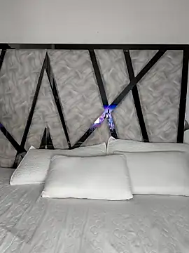 Denise wolfe21 online show from April 18, 2026, 10:28 am