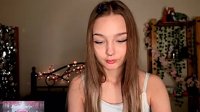 HoneyComfy online show from May 13, 2026, 2:24 pm