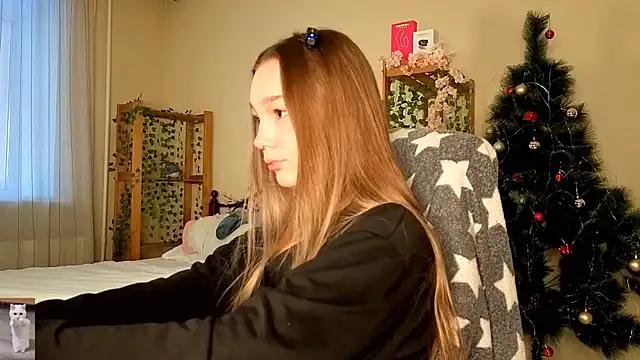 HoneyComfy online show from February 15, 2026, 11:09 am