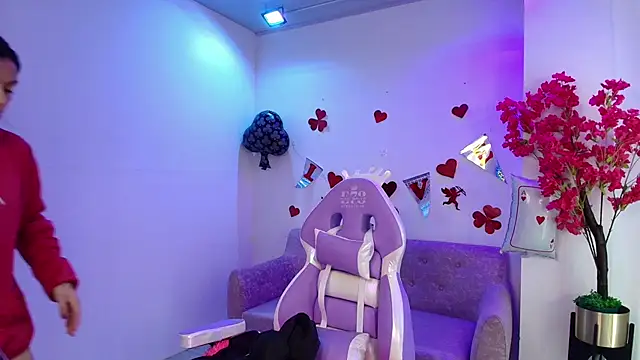 Maddie T18 online show from February 13, 2026, 11:21 am