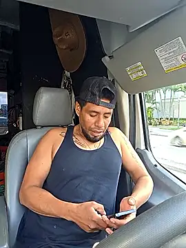 Snapshot of Latino1985hollywood chatting on June 8, 2026, 10:32 pm Latino1985hollywood online show from June 8, 2026, 10:32 pm