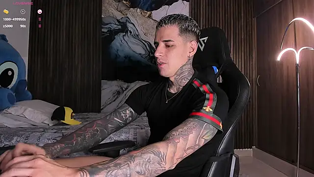 Snapshot of trisstann_ chatting on February 10, 2026, 5:12 pm trisstann online show from February 10, 2026, 5:12 pm