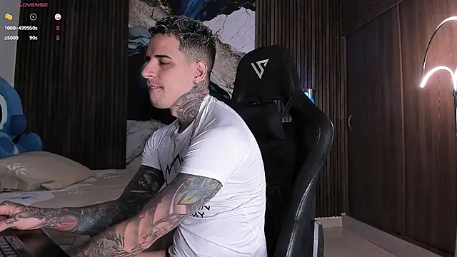 Snapshot of trisstann_ chatting on March 4, 2026, 4:59 pm trisstann online show from March 4, 2026, 4:59 pm