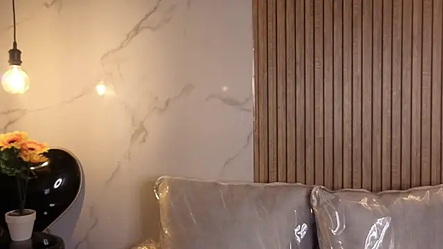 Perla lovely  online show from June 17, 2026, 12:15 pm
