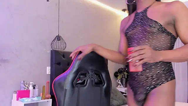 naomi  blair online show from July 16, 2026, 3:47 am