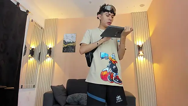 DesiresOfOlympus  online show from April 6, 2026, 7:37 pm