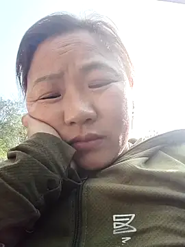 quynhbupbe11 online show from March 3, 2026, 3:57 am