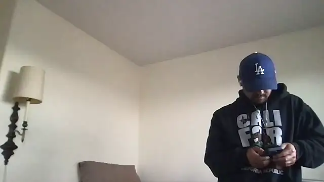 Snapshot of Miles98_ chatting on April 10, 2026, 8:27 pm Miles98 online show from April 10, 2026, 8:27 pm