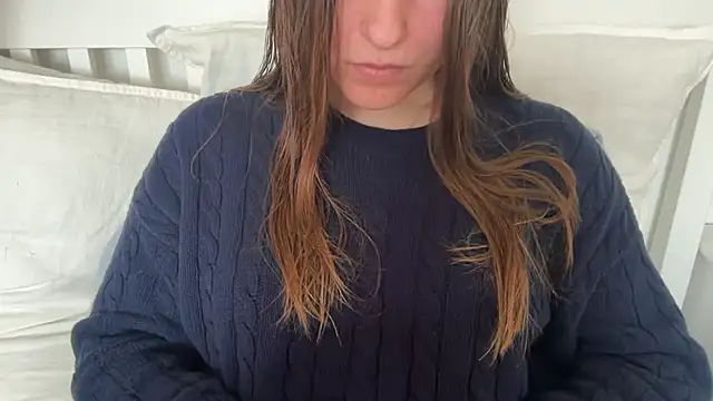 Lucyschickt online show from March 11, 2026, 8:52 am