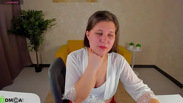 helenahoff online show from April 18, 2026, 4:48 am