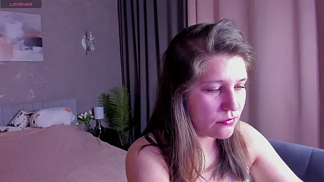 helenahoff online show from April 16, 2026, 4:13 am