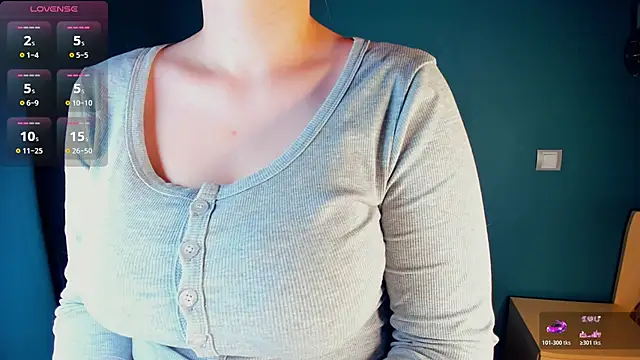 CrissyKales online show from February 13, 2026, 5:02 pm