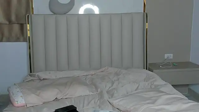 stellaa quenn online show from February 18, 2026, 12:08 am