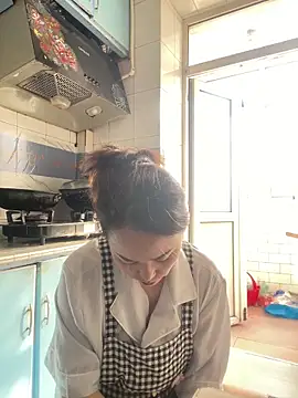 Youyou 12 online show from March 24, 2026, 12:43 am