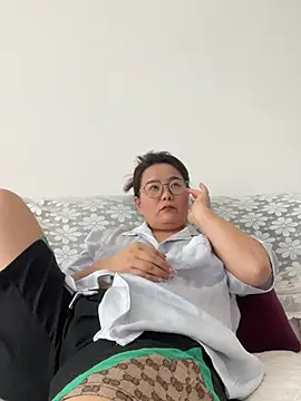 Youyou 12 online show from February 11, 2026, 7:41 am