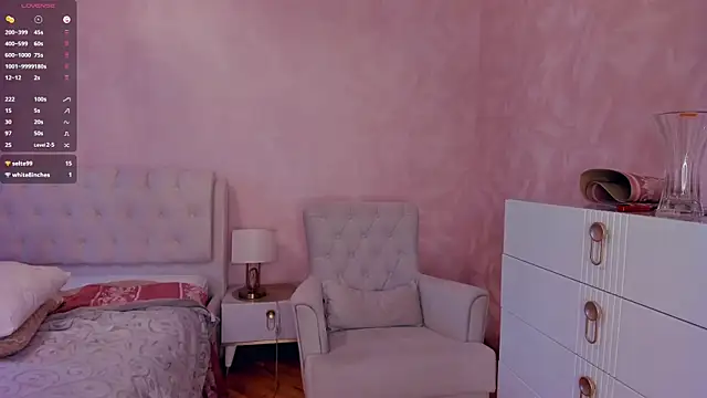 TarynPalek online show from April 3, 2026, 8:21 am