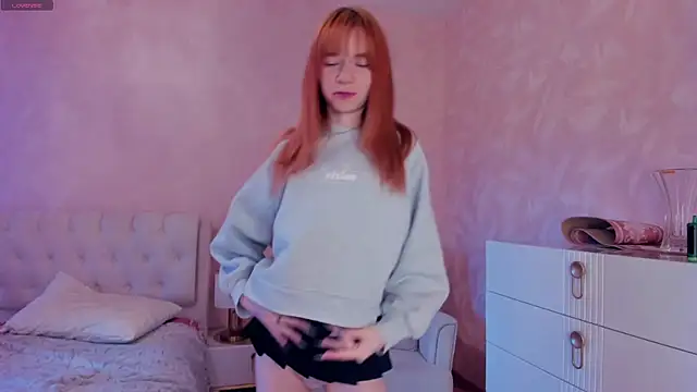 TarynPalek online show from April 15, 2026, 8:09 am