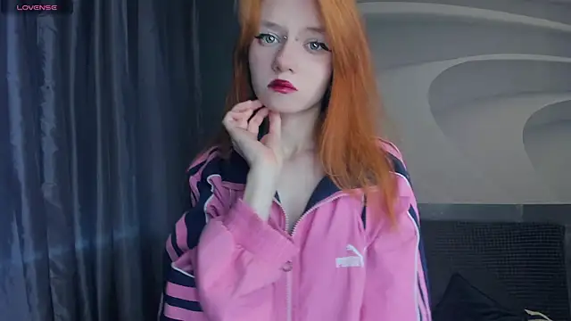TarynPalek online show from July 6, 2026, 7:48 am