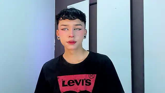 Snapshot of Camilo_X_x chatting on February 17, 2026, 11:29 am Camilo X x online show from February 17, 2026, 11:29 am