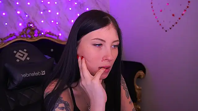 LunaaMay online show from March 1, 2026, 8:25 am