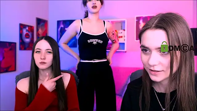 laurenmurrr online show from April 21, 2026, 11:50 am