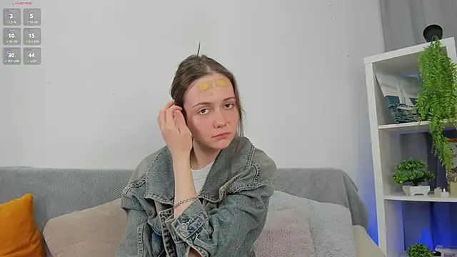 MalvinaTrafford online show from June 4, 2026, 1:38 pm