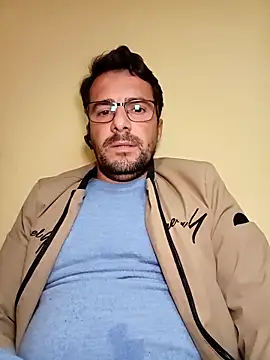 NatanCasad0 online show from February 3, 2026, 11:54 pm