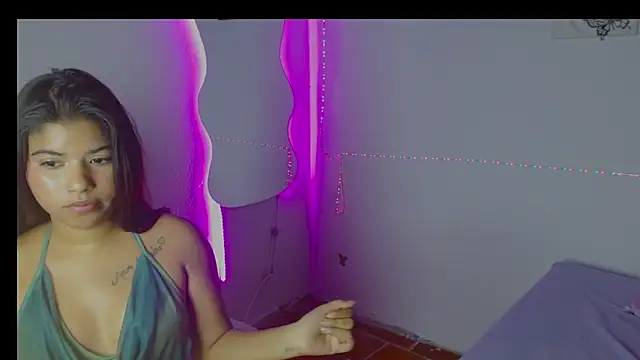 Snapshot of Charlothe_18 chatting on February 15, 2026, 8:24 am Charlothe 18 online show from February 15, 2026, 8:24 am