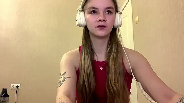 AgnesShy  online show from February 26, 2026, 7:41 am