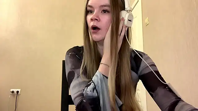 AgnesShy  online show from March 3, 2026, 8:10 am