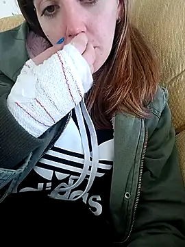 Snapshot of laparejaideal08 chatting on February 19, 2026, 12:35 pm laparejaideal08 online show from February 19, 2026, 12:35 pm