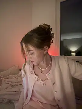 romyxxs online show from February 7, 2026, 8:17 pm