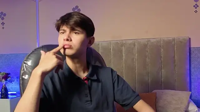 Derek Sinn online show from February 28, 2026, 7:46 pm