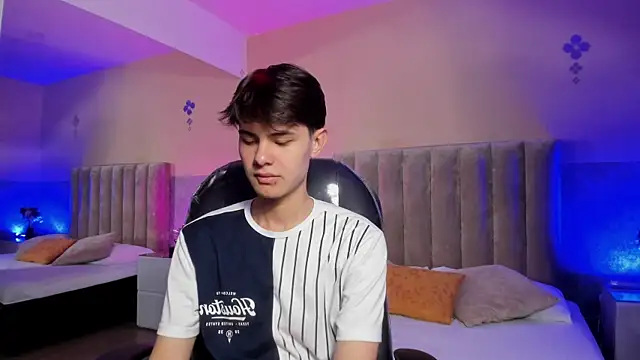 Derek Sinn online show from April 8, 2026, 8:10 pm