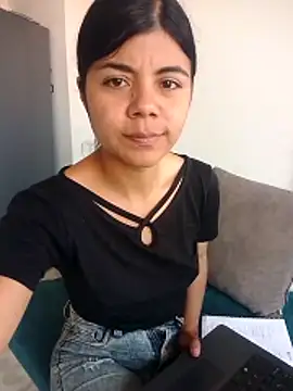 Roxan King online show from March 4, 2026, 2:36 pm