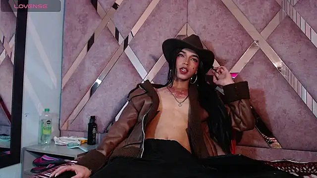 MeghanQueen   online show from February 25, 2026, 5:18 am