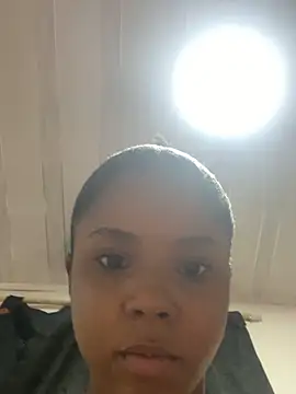 LIA PARKERR online show from February 15, 2026, 9:14 pm