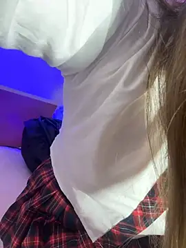 kloe  t18 online show from February 12, 2026, 12:16 pm