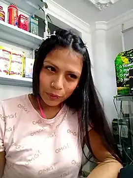 Snapshot of Tatianna_Loove_ chatting on February 13, 2026, 2:39 pm Tatianna Loove online show from February 13, 2026, 2:39 pm