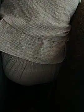 kimoanh102 online show from February 11, 2026, 12:38 pm