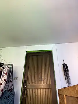 Snapshot of suky_pou chatting on February 9, 2026, 6:28 pm suky pou online show from February 9, 2026, 6:28 pm